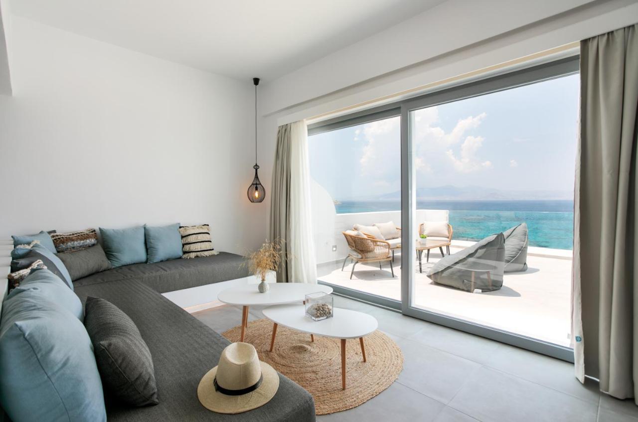 Seanfinity Beachfront Suites Mikri Vigla Extérieur photo