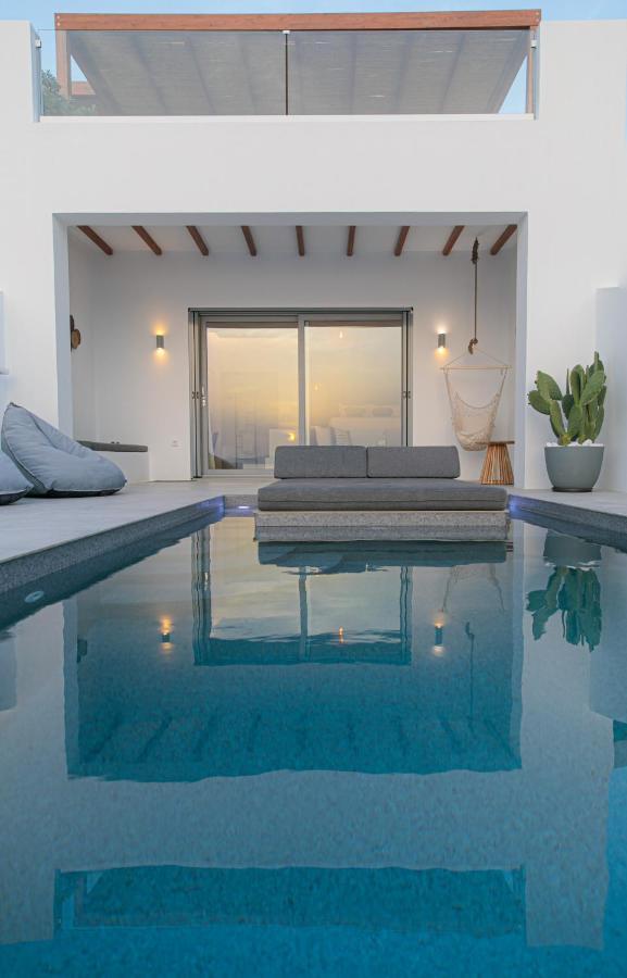 Seanfinity Beachfront Suites Mikri Vigla Extérieur photo
