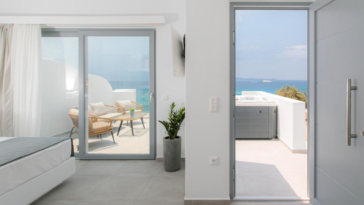 Seanfinity Beachfront Suites Mikri Vigla Extérieur photo