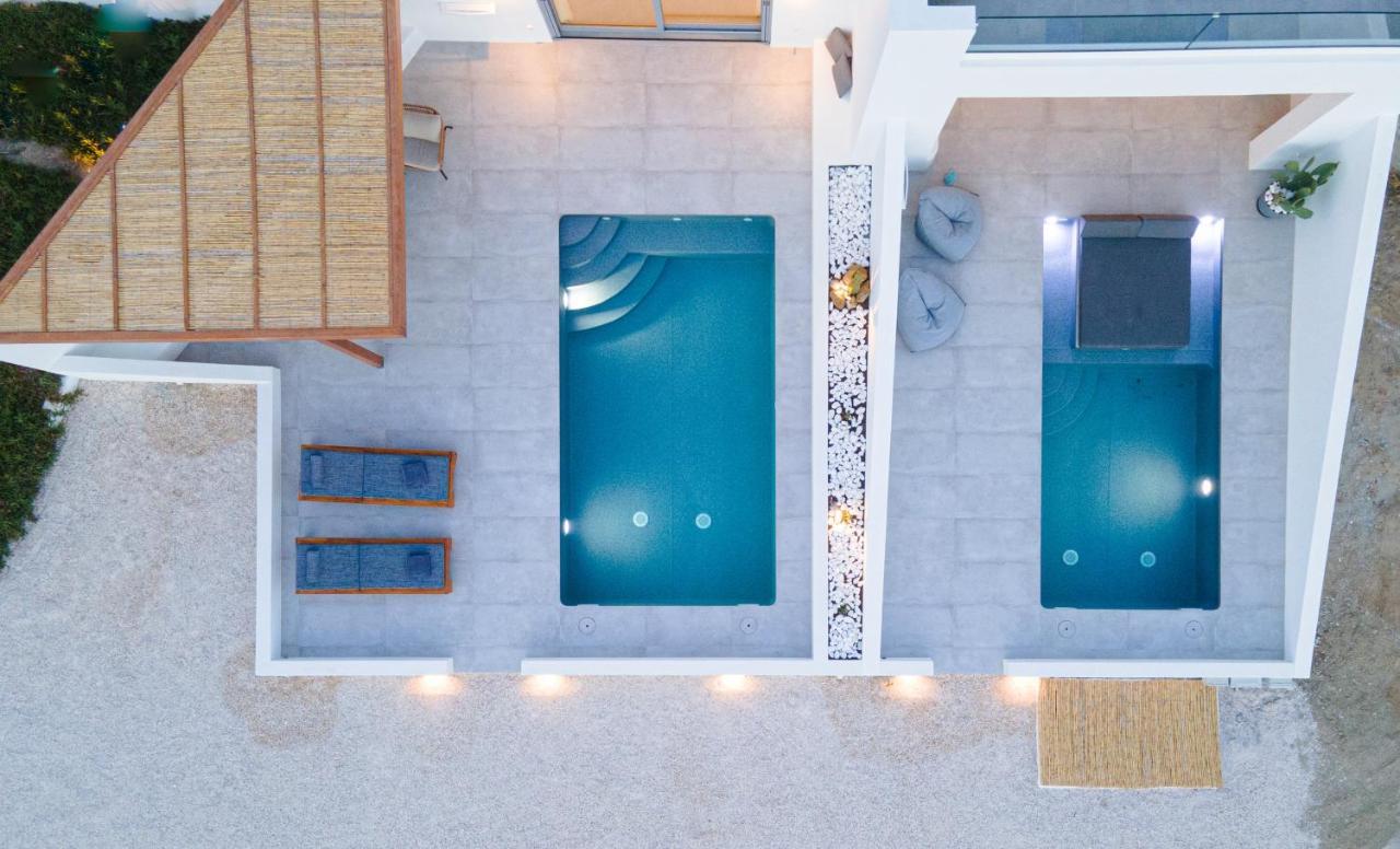 Seanfinity Beachfront Suites Mikri Vigla Extérieur photo