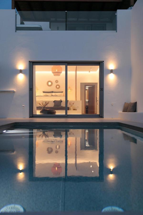 Seanfinity Beachfront Suites Mikri Vigla Extérieur photo