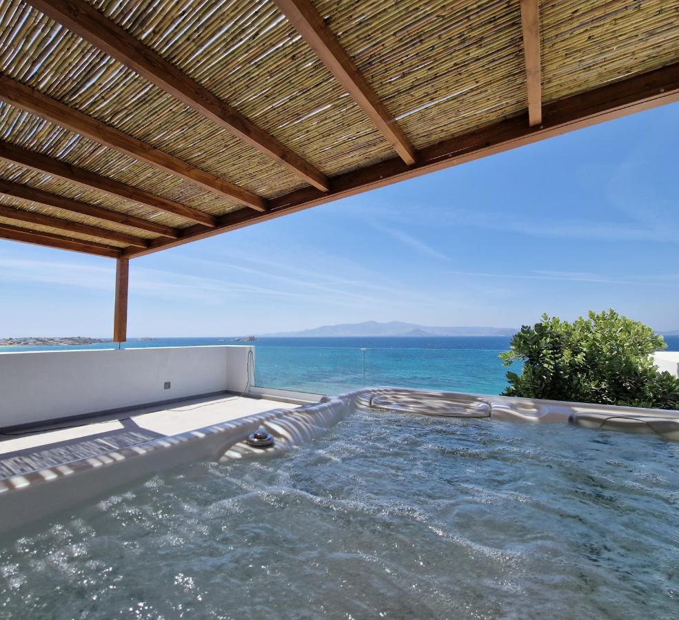 Seanfinity Beachfront Suites Mikri Vigla Extérieur photo