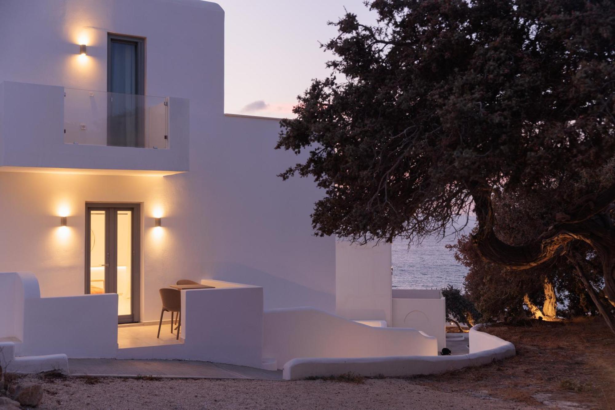 Seanfinity Beachfront Suites Mikri Vigla Extérieur photo