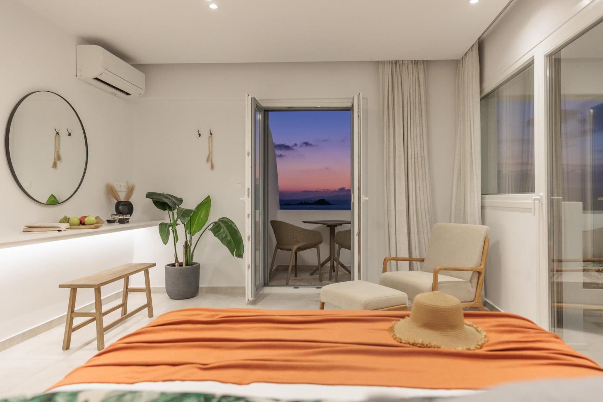Seanfinity Beachfront Suites Mikri Vigla Extérieur photo