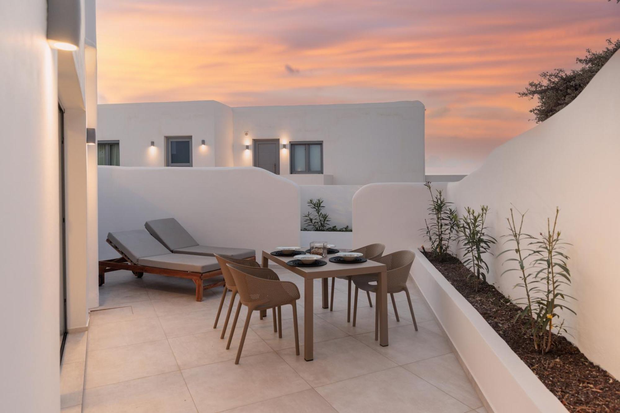 Seanfinity Beachfront Suites Mikri Vigla Chambre photo
