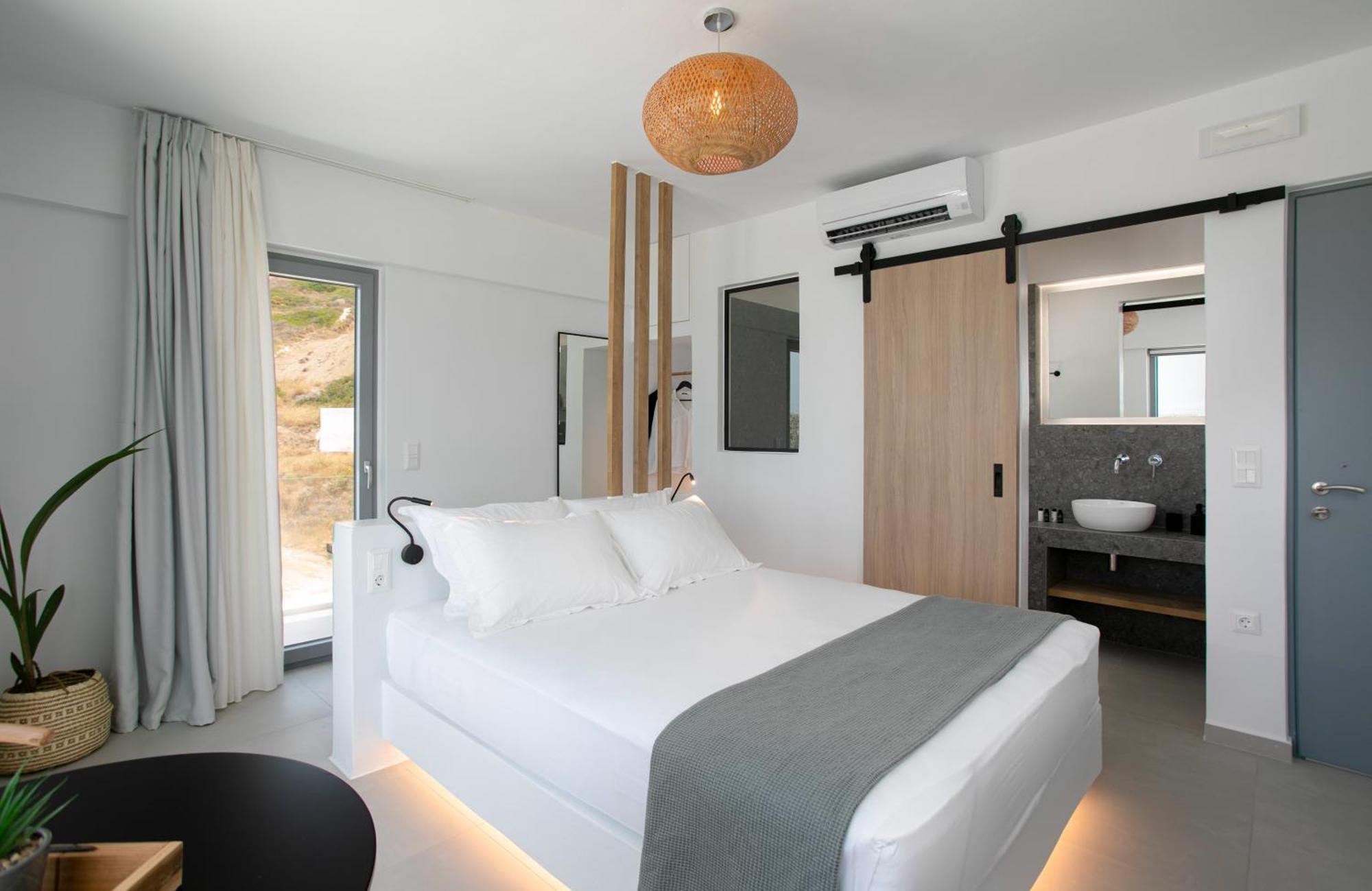 Seanfinity Beachfront Suites Mikri Vigla Chambre photo